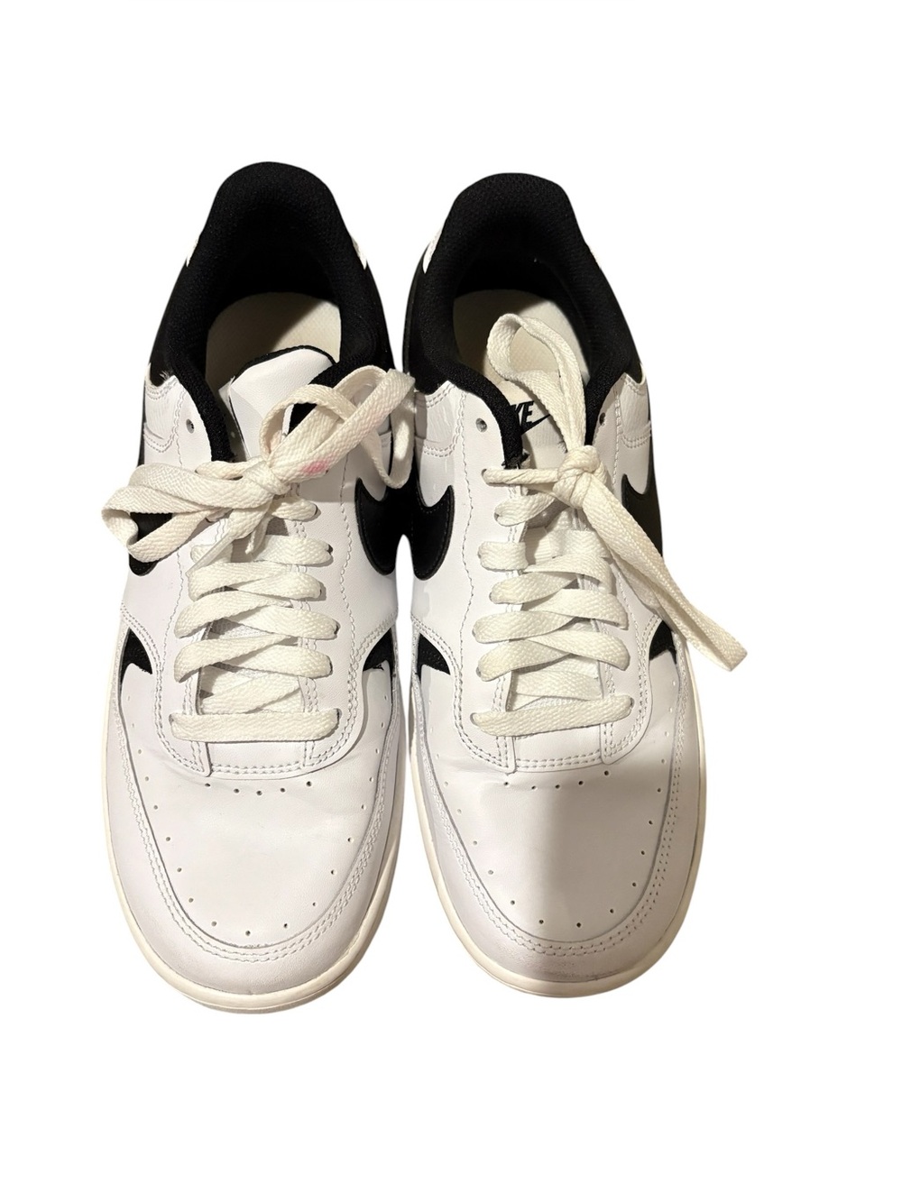 Nike women’s  Low-Top Sneakers - White & Black